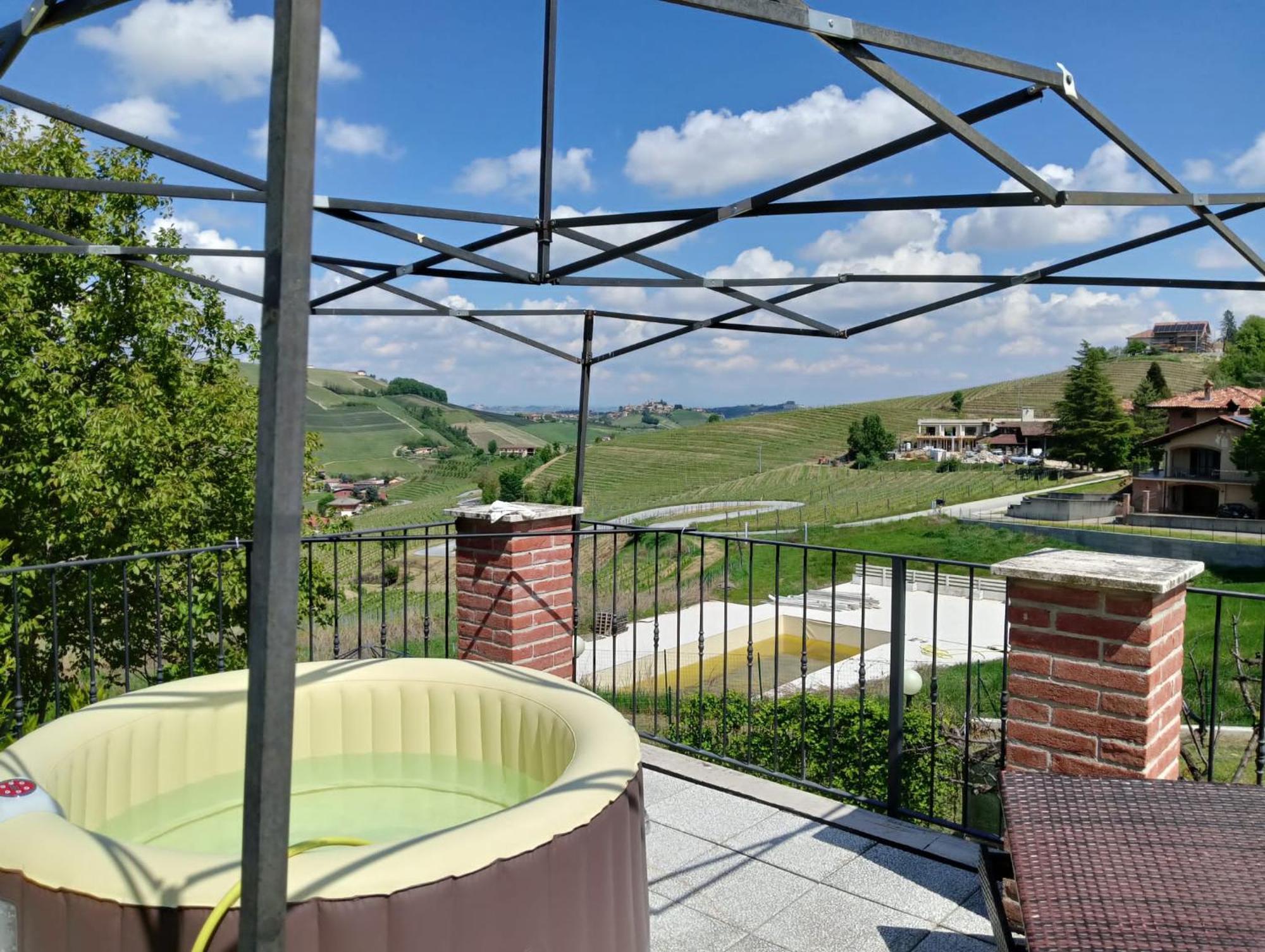 Bed and Breakfast La Terrazza Del Barbaresco Neviglie Exterior foto